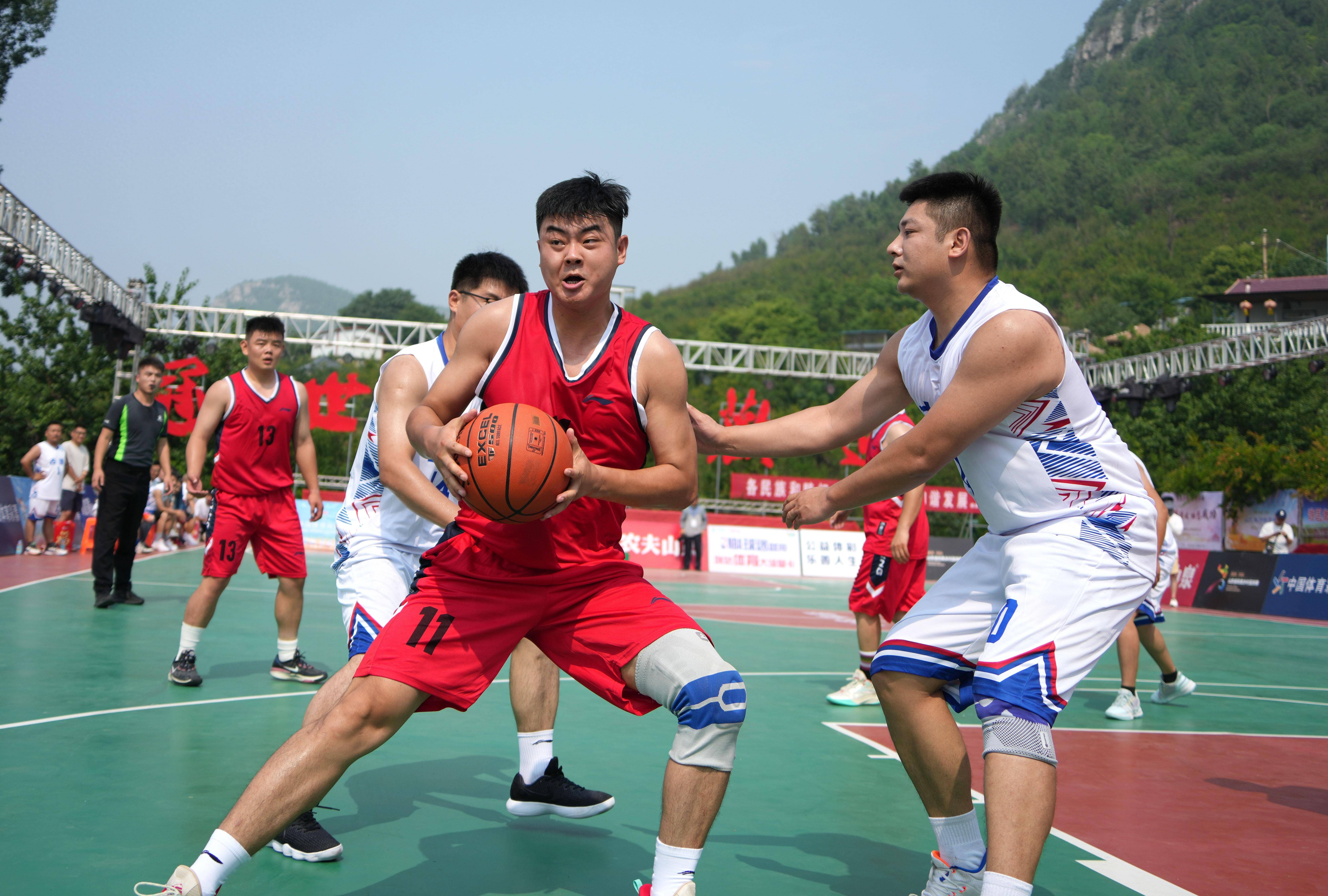 精彩比赛视频回放：职业篮球赛事精彩瞬间的简单介绍