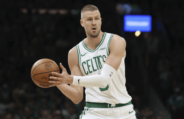 西蒙斯，波尔津吉斯，刷新队史纪录！